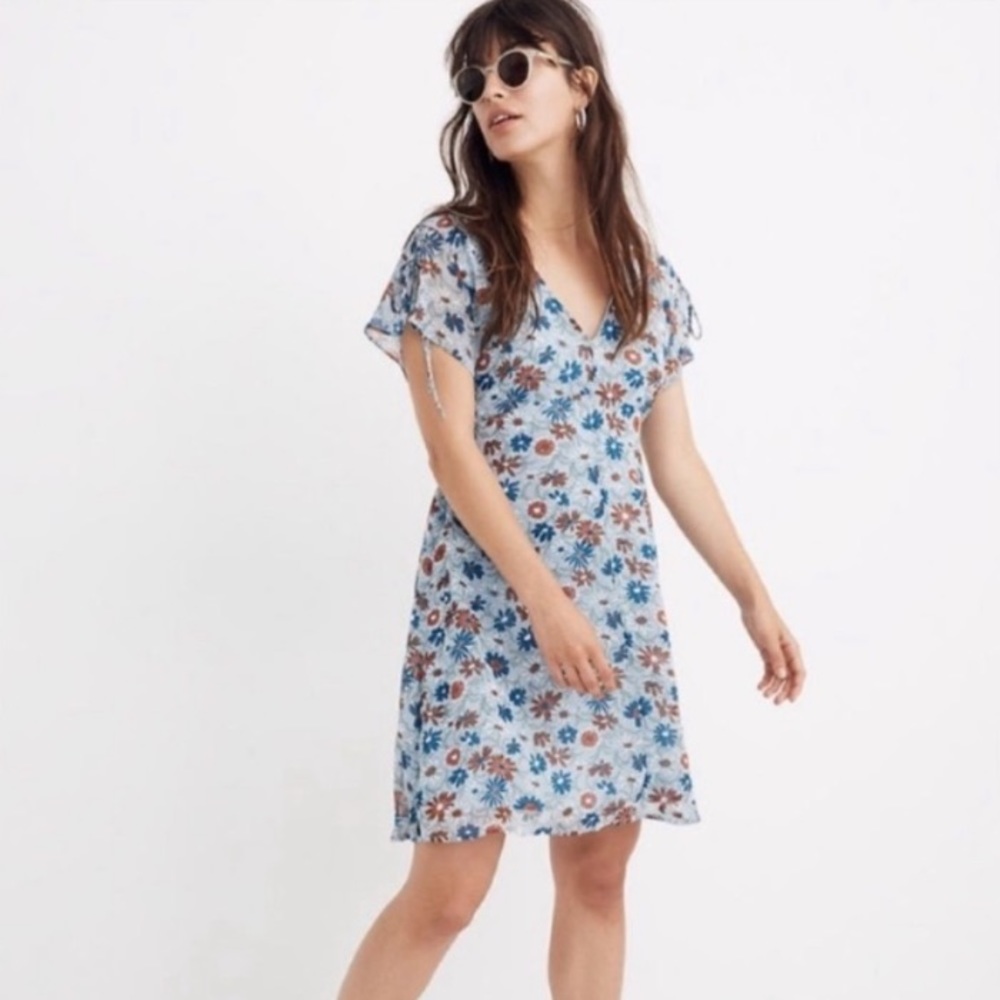 Madewell Open-Back Mini Dress in Wildflower Garden Flutter Sleeve Smock Back